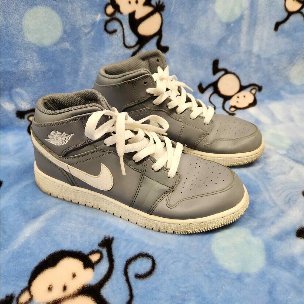 GS SIZE 6 - Nike Air Jordan 1 Mid Cool Grey White Summit 554725-036